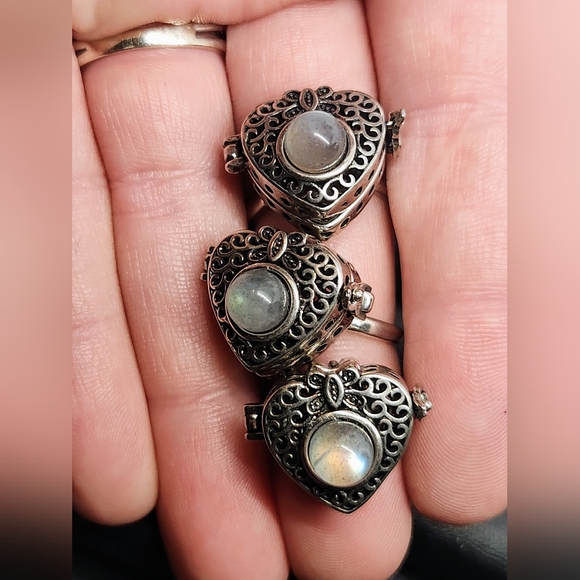 Genuine Labradorite Poison Ring, Vintage Style Adjustable Ring - Picture 7 of 7